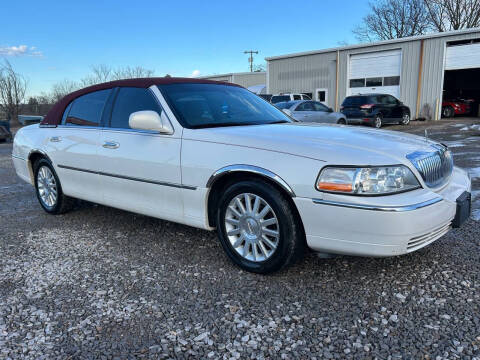 2003 Lincoln Town Car