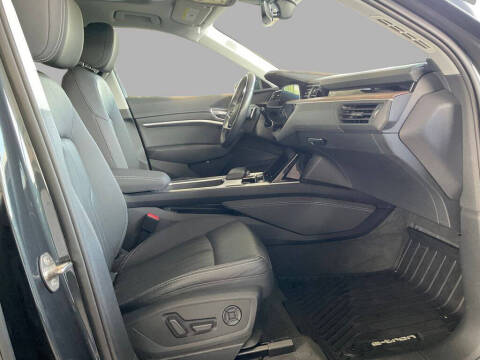 2019 Audi e-tron quattro Premium Plus