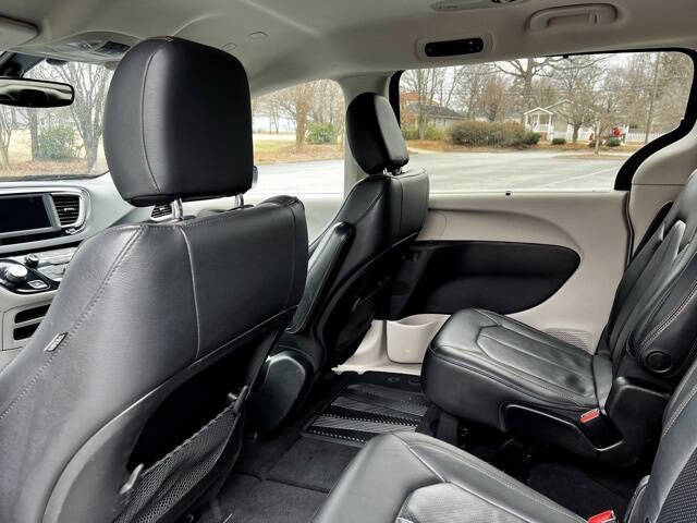 2020 Chrysler Pacifica Touring L