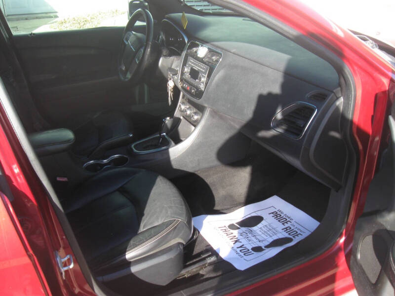 2014 Chrysler 200 Limited