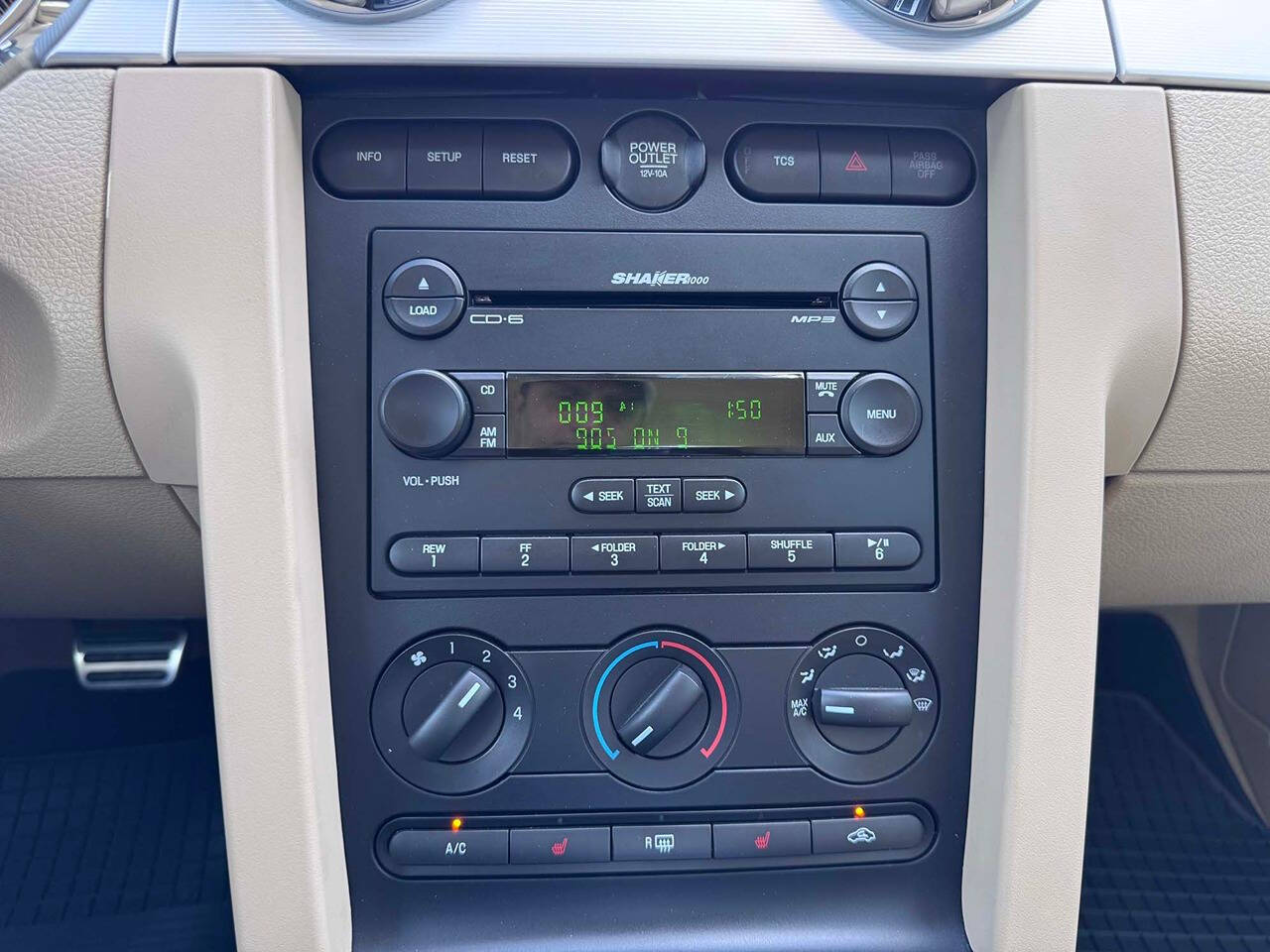 2007 Ford Mustang 9