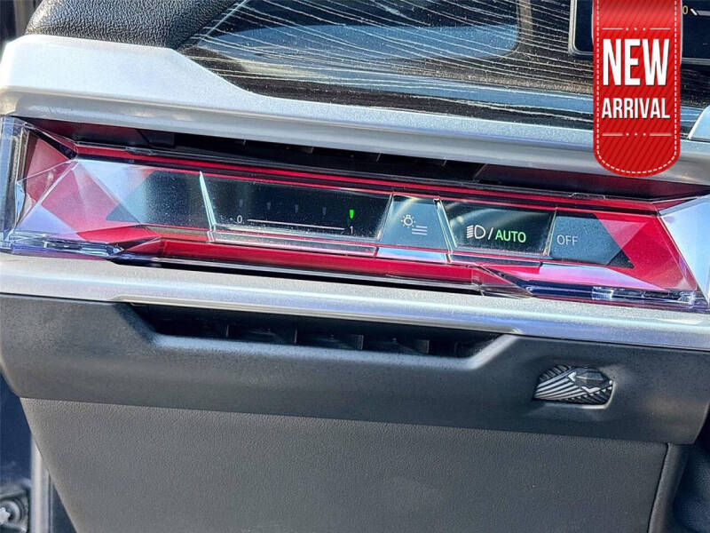 2023 BMW 7 Series 740i