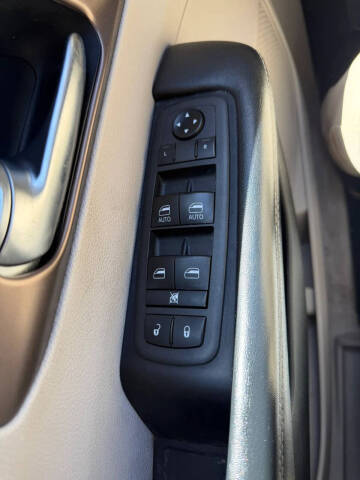 2021 Chrysler Voyager LXi