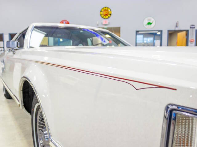 1977 Lincoln Mark V