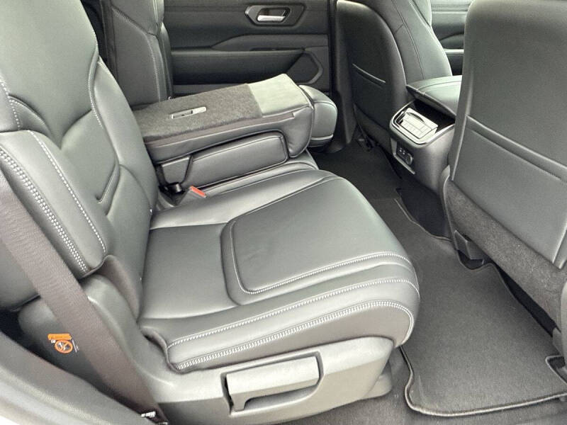 2026 Nissan Armada SV