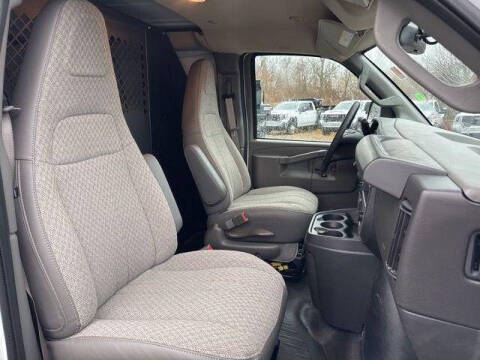 2025 GMC Savana 2500