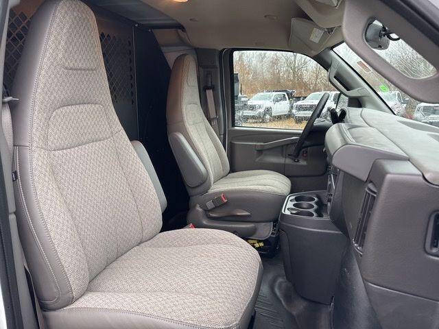 2025 GMC Savana 2500