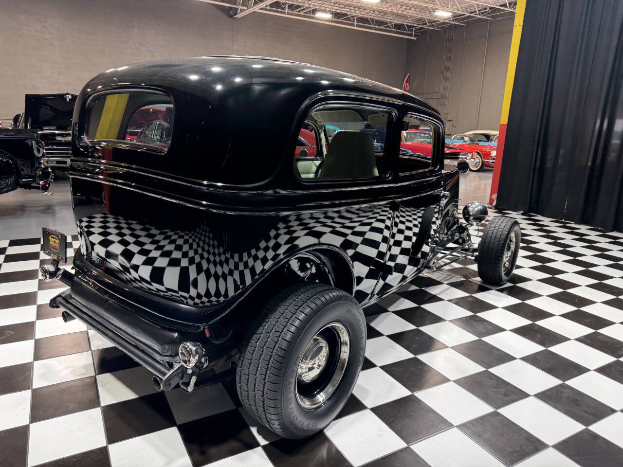 1933 Ford Tudor 2