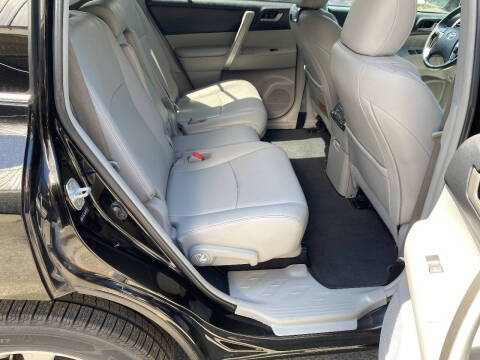 2013 Toyota Highlander SE