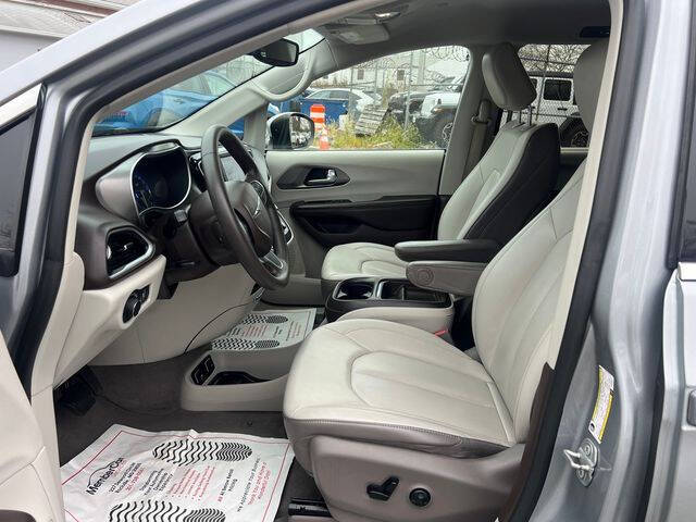 2020 Chrysler Voyager LXi