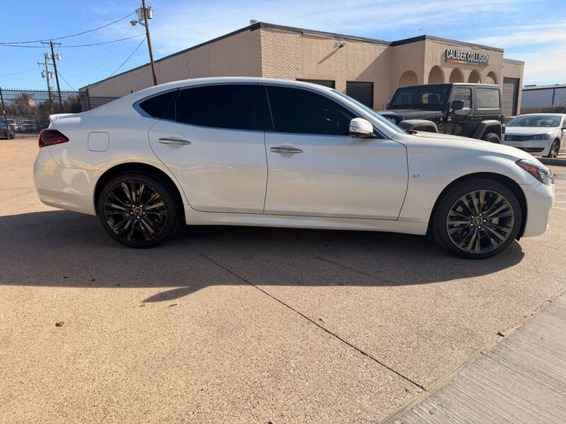 2016 Infiniti Q70 3.7