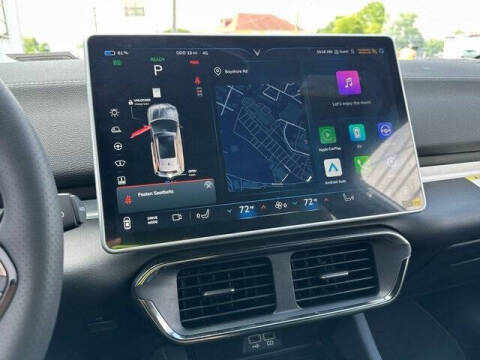 2025 VinFast VF8 Plus