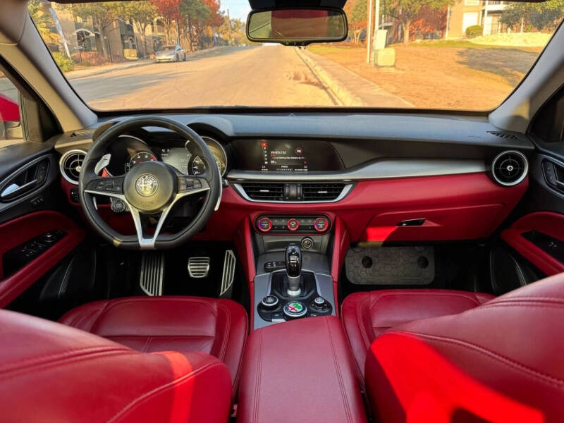 2019 Alfa Romeo Stelvio Sport