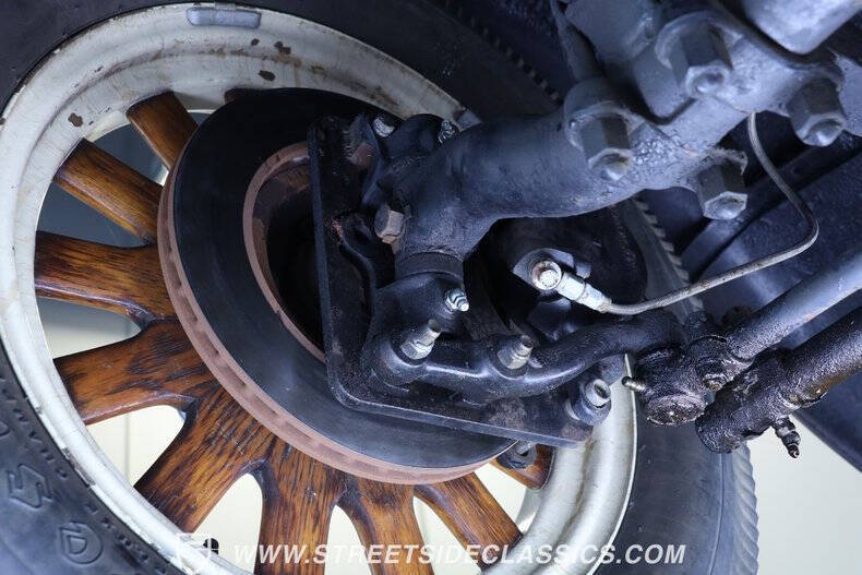 1933 Plymouth Model PD