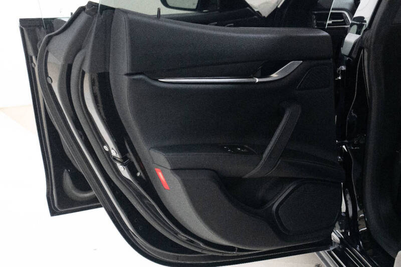 2017 Maserati Ghibli