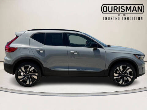2026 Volvo XC40 B5 Plus