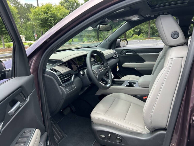 2025 GMC Acadia Elevation