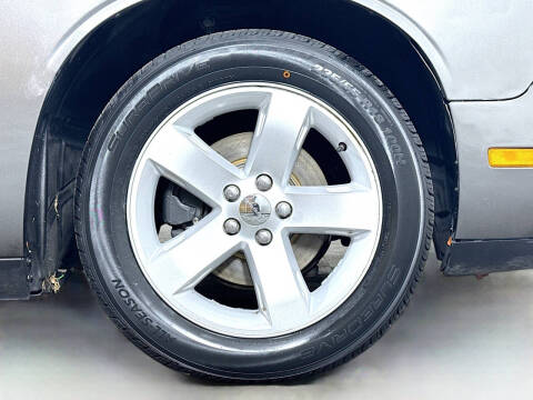 2011 Dodge Challenger SE