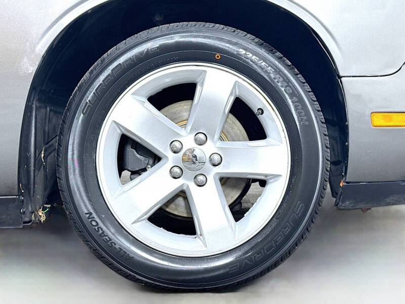 2011 Dodge Challenger SE