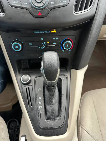 2017 Ford Focus SE