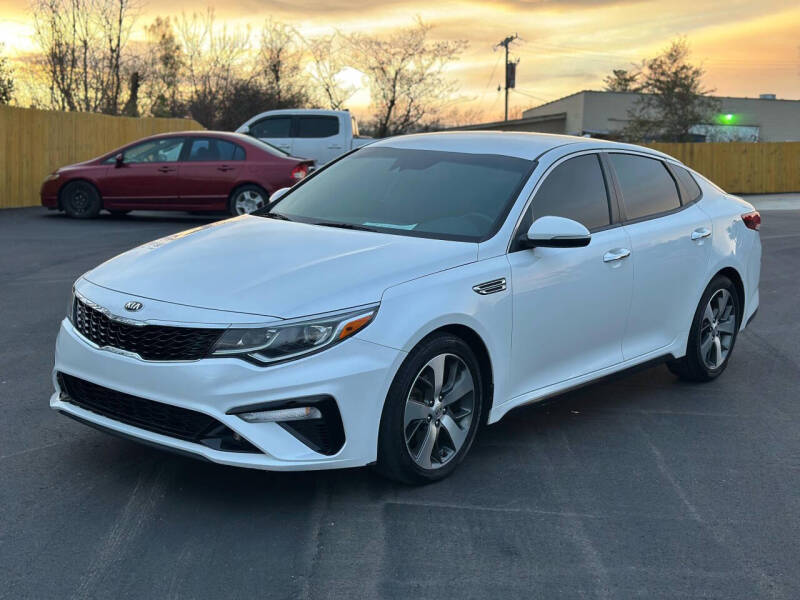 2020 Kia Optima S's photo