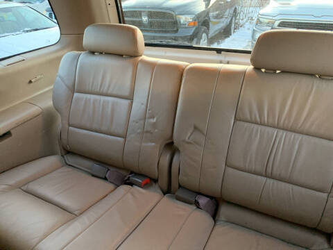2004 Toyota Sequoia SR5