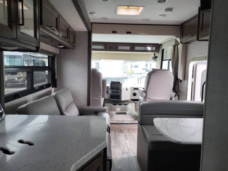 2022 Thor Motor Coach Hurricane 29M