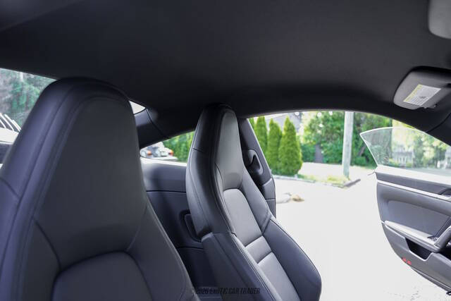 2021 Porsche 911 Carrera