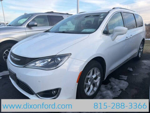 2017 Chrysler Pacifica Touring-L Plus