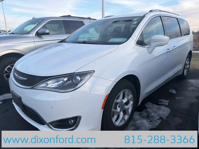 2017 Chrysler Pacifica Touring-L Plus