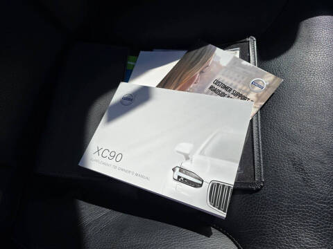 2019 Volvo XC90 T6 Momentum