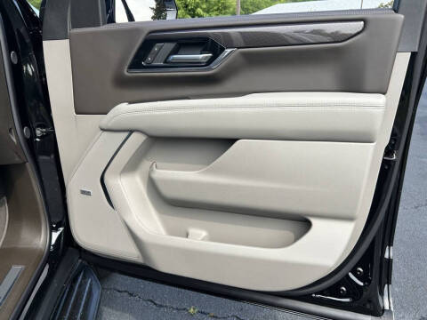 2025 GMC Yukon Elevation