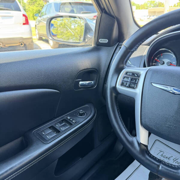 2011 Chrysler 200 Limited