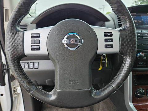2008 Nissan Pathfinder LE
