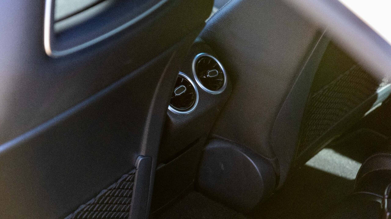 2020 Mercedes Benz CLA 250 photo 23