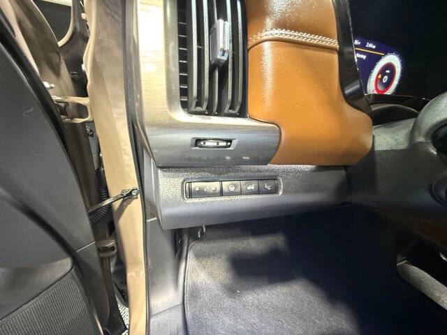 2024 Nissan Pathfinder Platinum