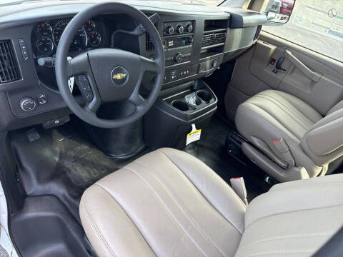 2025 Chevrolet Express 2500