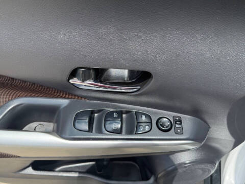 2019 Nissan Kicks SR