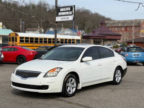 2007 Nissan Altima for sale at SOUTH FIFTH AUTOMOTIVE LLC in Marietta OH