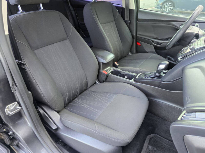 2017 Ford Focus SE