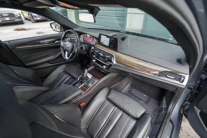 2018 BMW 5 Series 540i