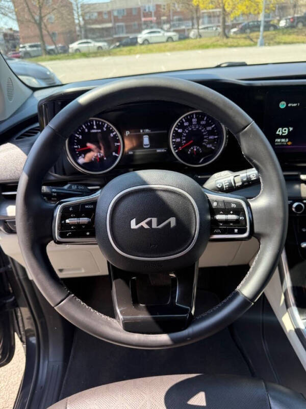 2022 Kia Carnival EX