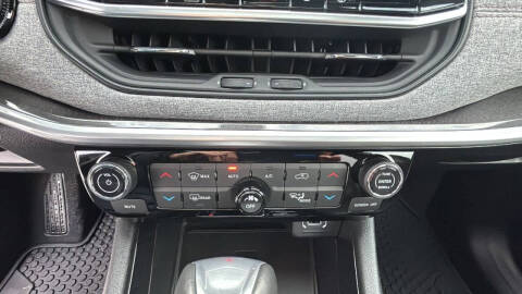 2023 Jeep Compass Latitude Lux