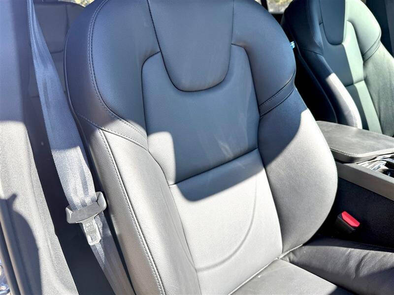 2020 Volvo XC90 T5 Momentum