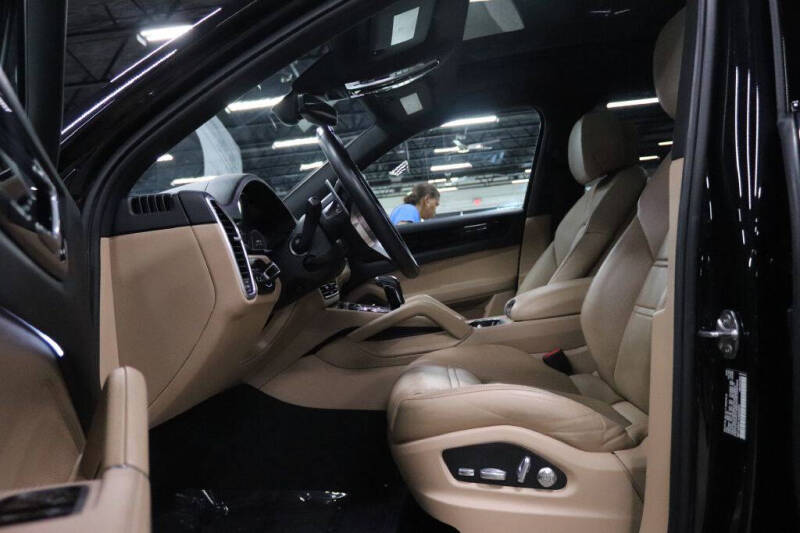 2020 Porsche Cayenne E-Hybrid