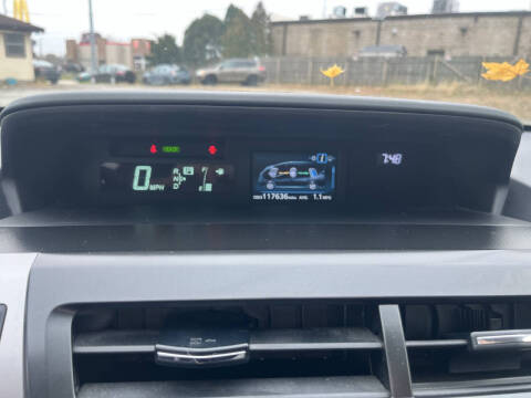 2015 Toyota Prius v Four