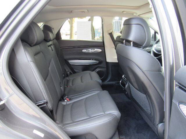 2022 Genesis GV70 2.5T Standard