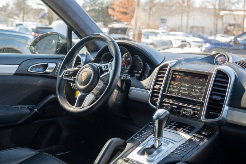 2016 Porsche Cayenne GTS