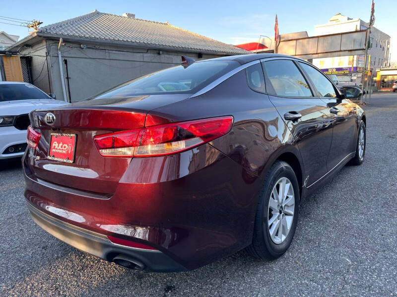 2016 Kia Optima LX photo 4