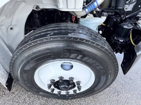 2019 Freightliner M2 106